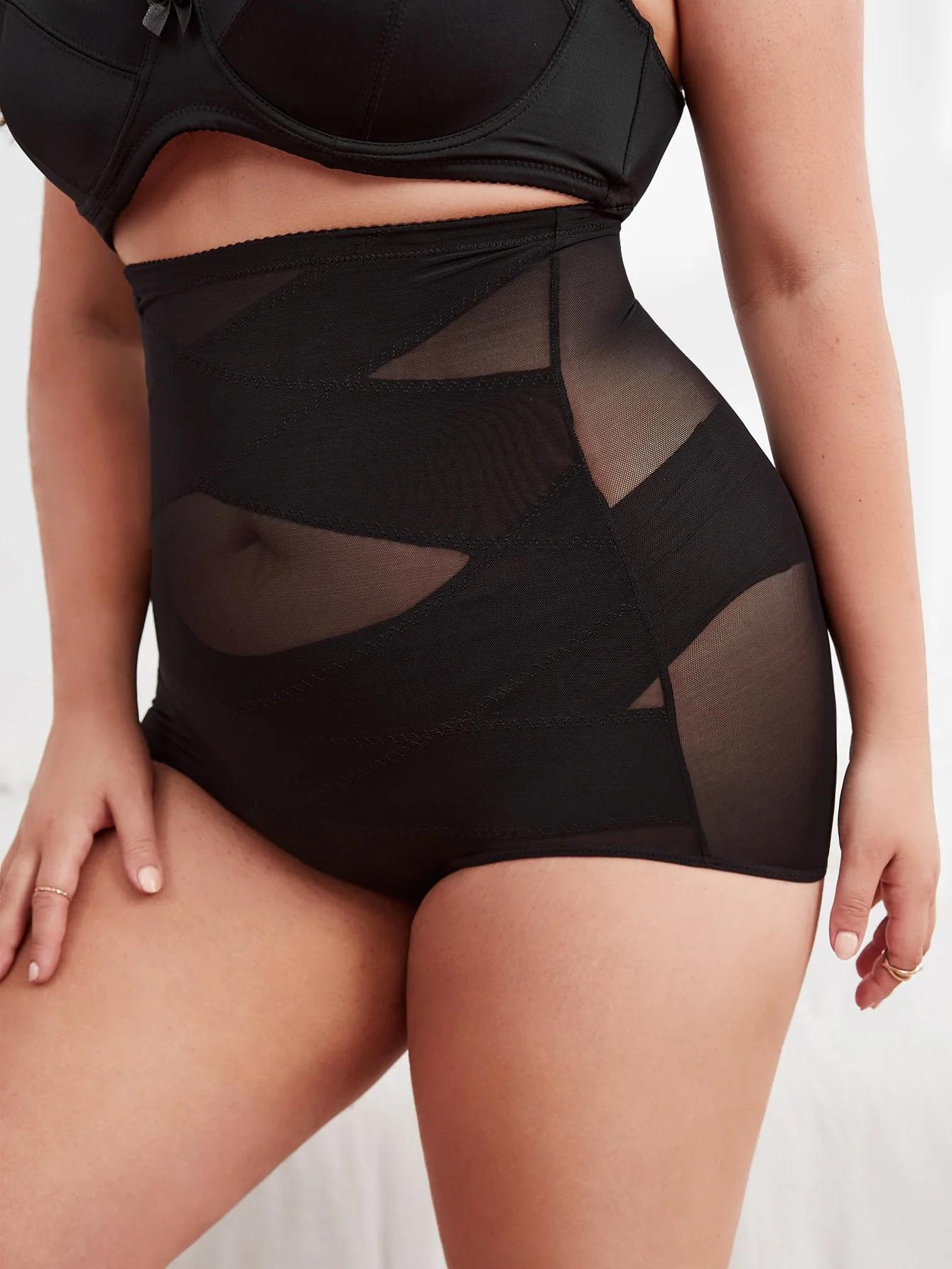 High Waisted Shapewear Panty - Image 3